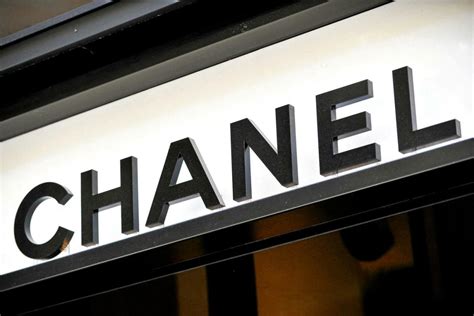 Paris : une boutique de luxe Chanel braquée à la 